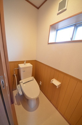 Toilet. ☆ Clean toilet ☆