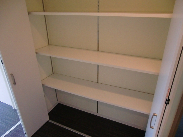 Receipt. There is a storage in the hallway.