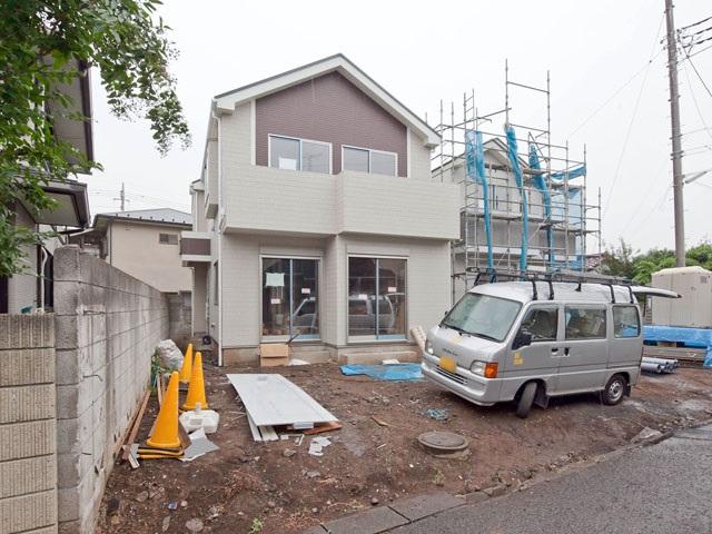 Local appearance photo. Local (10 May 2013) Shooting