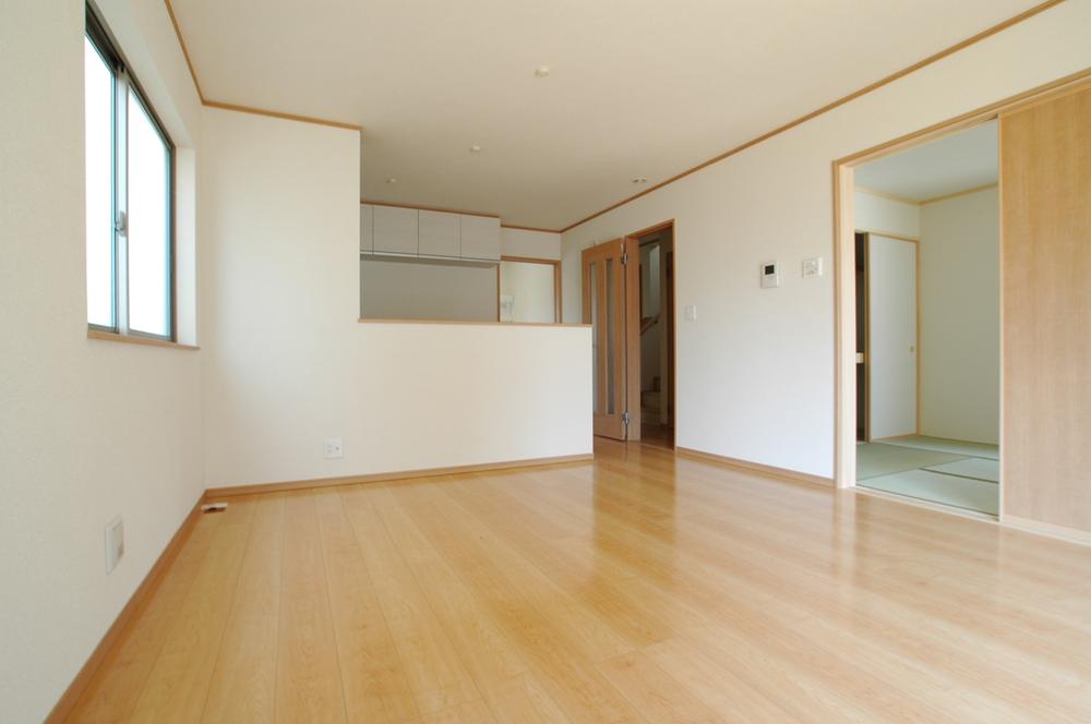 Same specifications photos (living). Same specifications