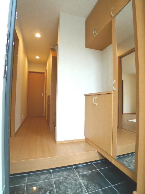 Entrance. Entrance (1 Building)