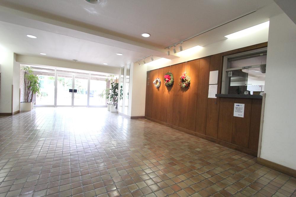 Entrance. Common areas