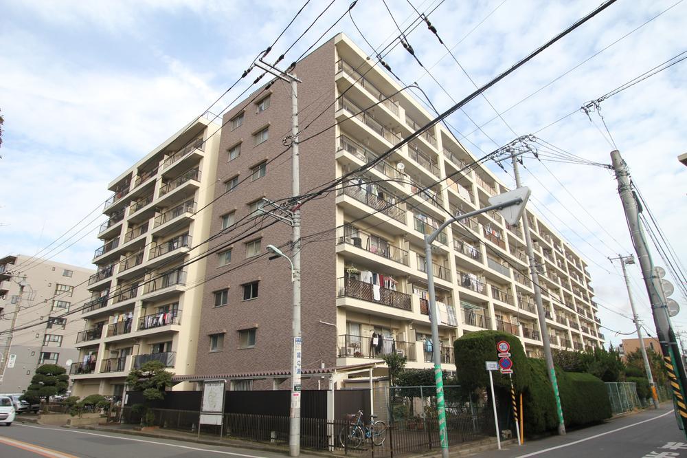 Local appearance photo. The salesman which has a national qualification of FP (financial planner), It is carefully to suggestions made to the customer's point of view. Please feel free to contact us. We look forward to staff. It is OUTREACH of sincerity business.