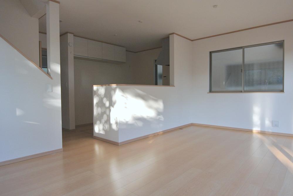 Same specifications photos (living). Seller same specifications