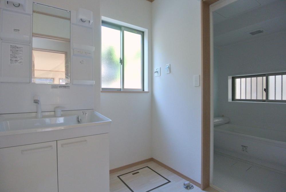 Same specifications photo (bathroom). Seller same specifications
