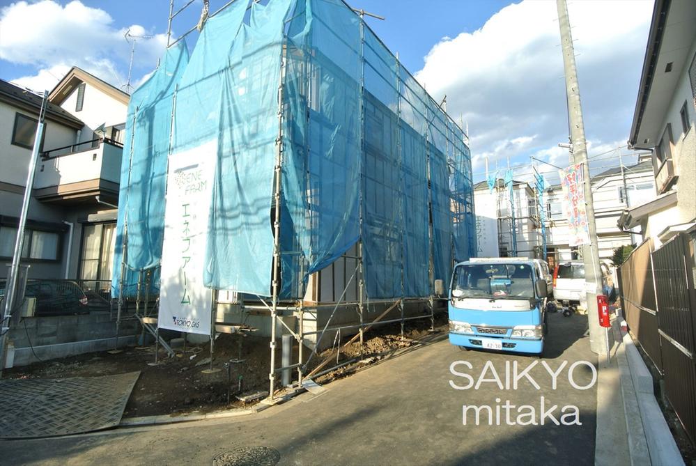 Local photos, including front road. Local (12 May 2013) Shooting