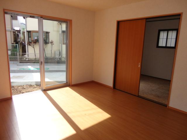 Living. 5 Building Living! Per yang good LDK, Face-to-face kitchen type!