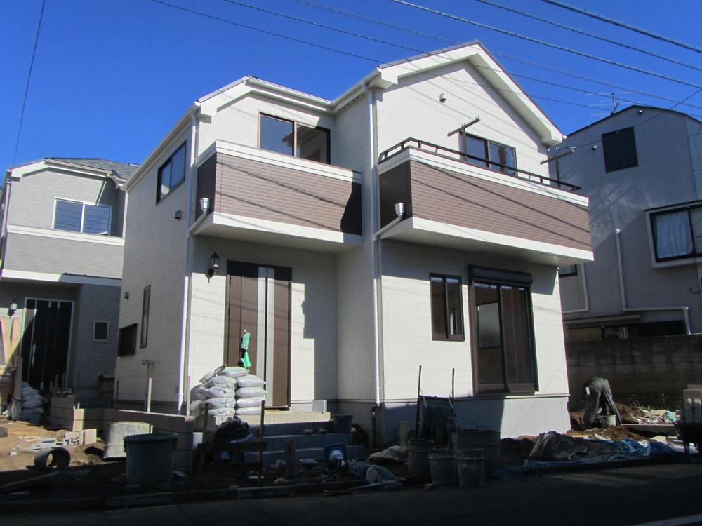 Local appearance photo. Local (12 May 2013) Shooting