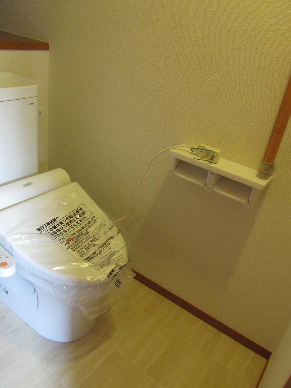 Toilet. Indoor (12 May 2013) Shooting