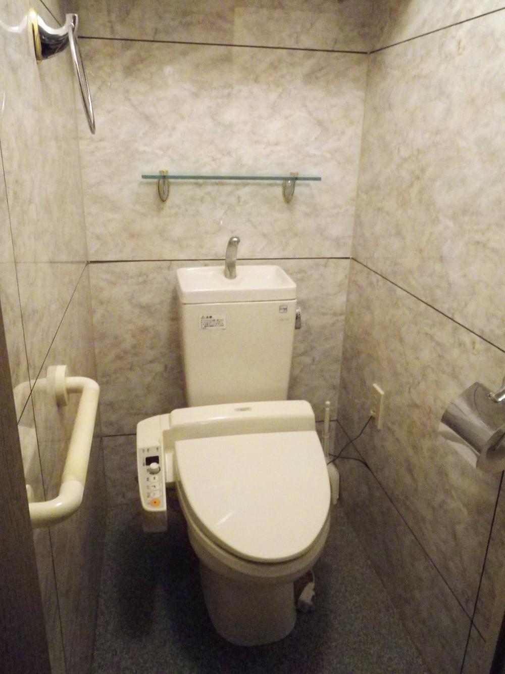 Toilet. Toilet (December 2013) Shooting