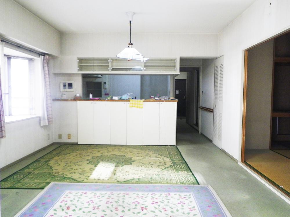 Living. Living-dining (12 May 2013) Shooting