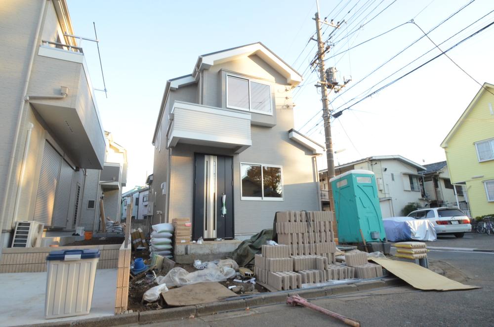 Local appearance photo. Local (11 May 2013) Shooting D Building