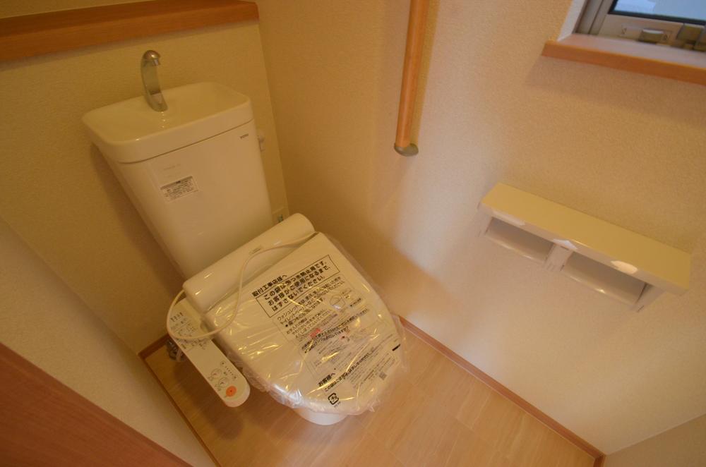 Toilet. Indoor (11 May 2013) Shooting D Building