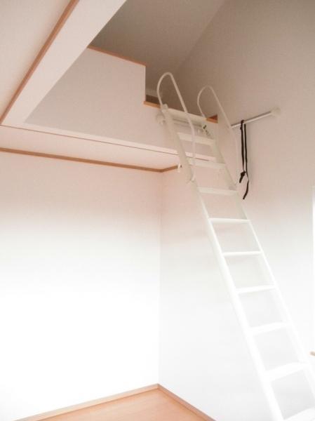 Receipt. Western style room ・ Grenier