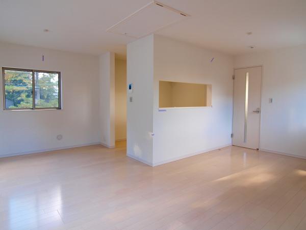 Same specifications photos (living)