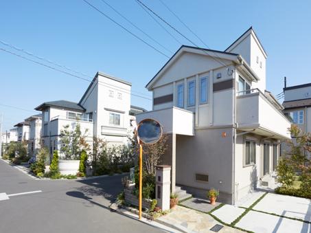 And a land plan with the aim of light and airy living environment, Local street parallel to dwelling unit of unified design lined (2013.11 shooting. Including the sale settled)