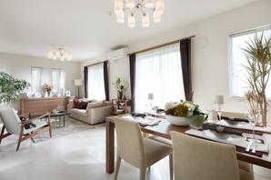 Many of the living room by the south ・ It was achieved by planning with a window, Full of light and airy living room ・ dining. I want to spend pleasant moments of relaxation of the family