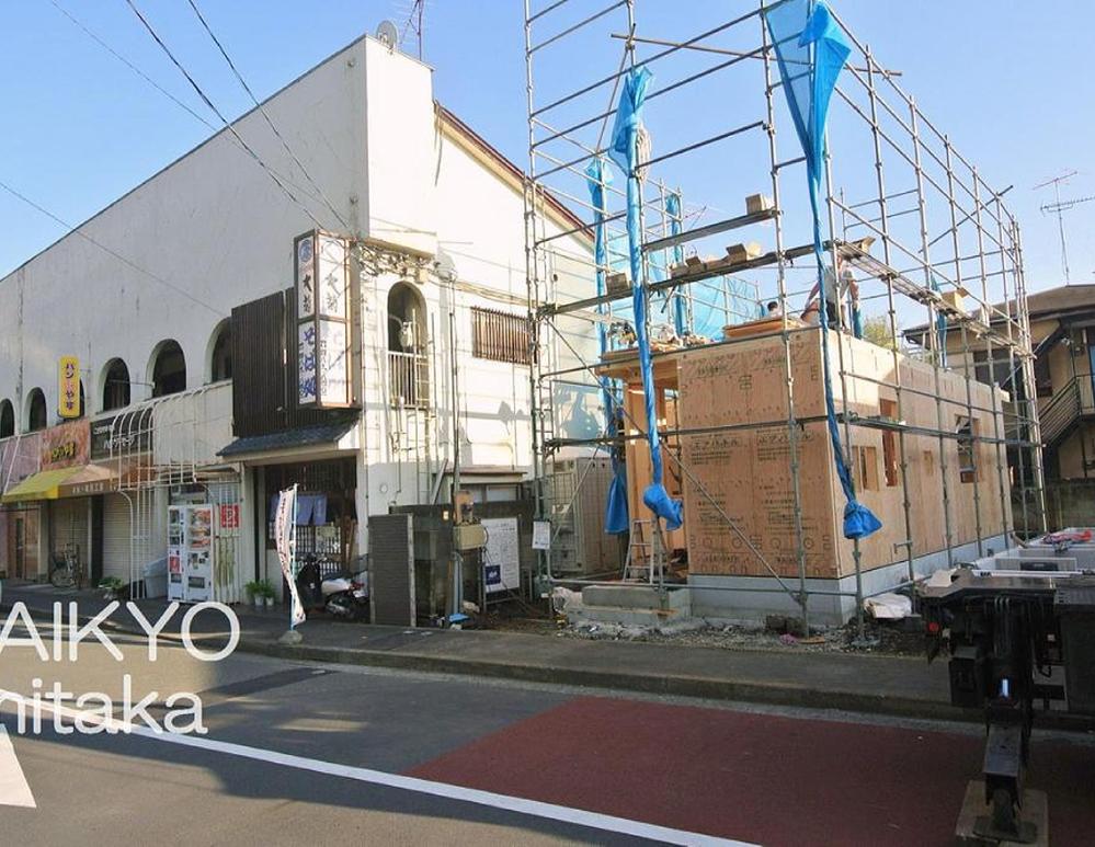 Local photos, including front road. Local (11 May 2013) Shooting