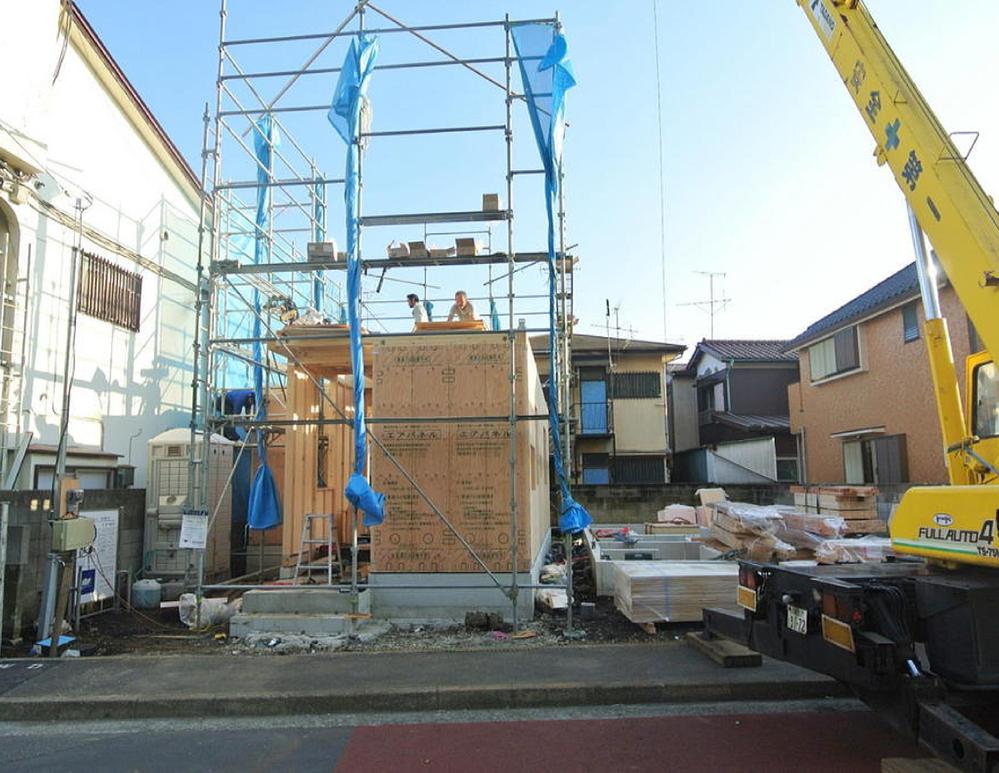 Local photos, including front road. Local (11 May 2013) Shooting