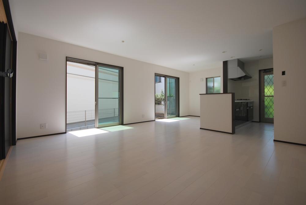 Same specifications photos (living). Same specifications