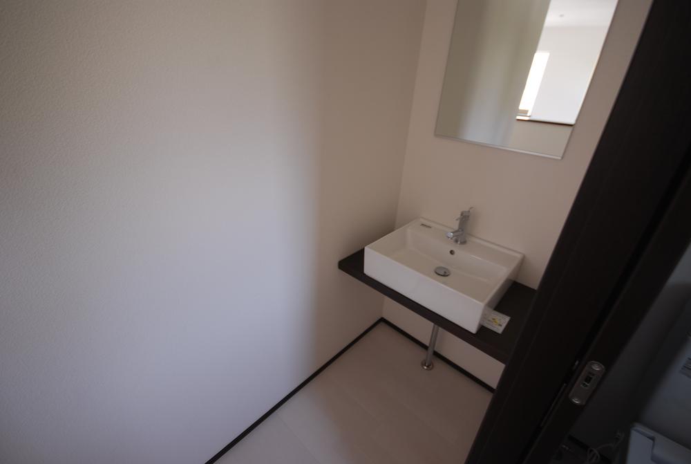 Same specifications photos (Other introspection). Same specifications