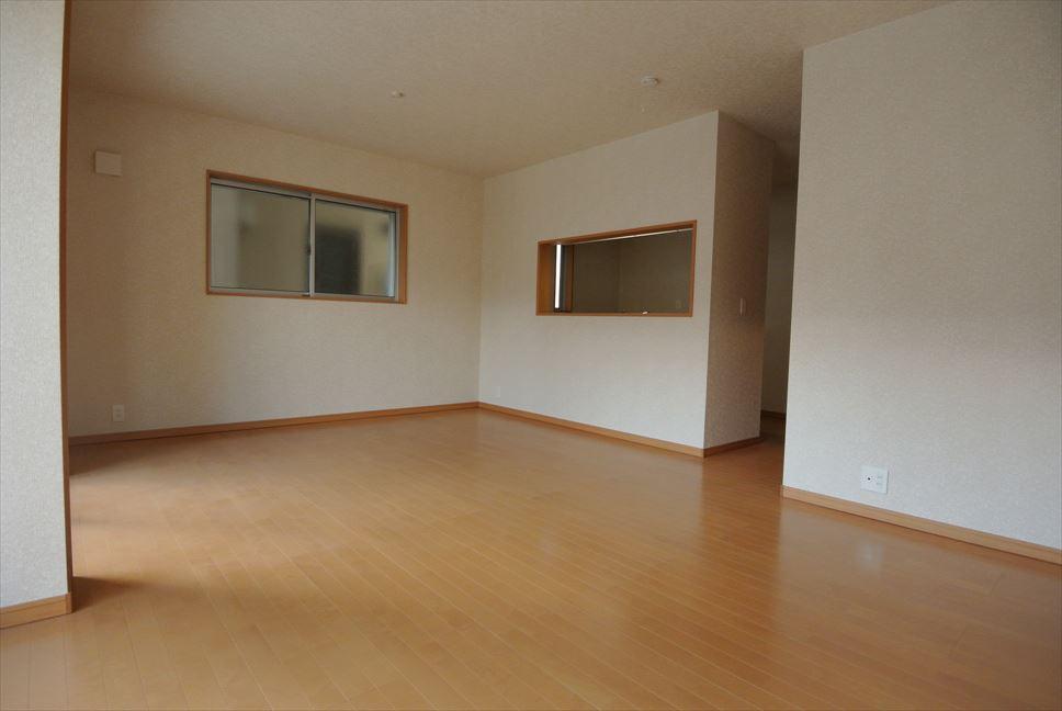 Living. Selling local