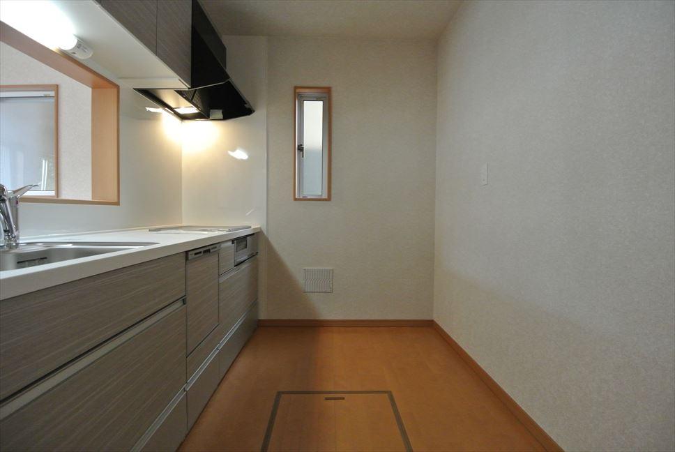 Kitchen. Selling local