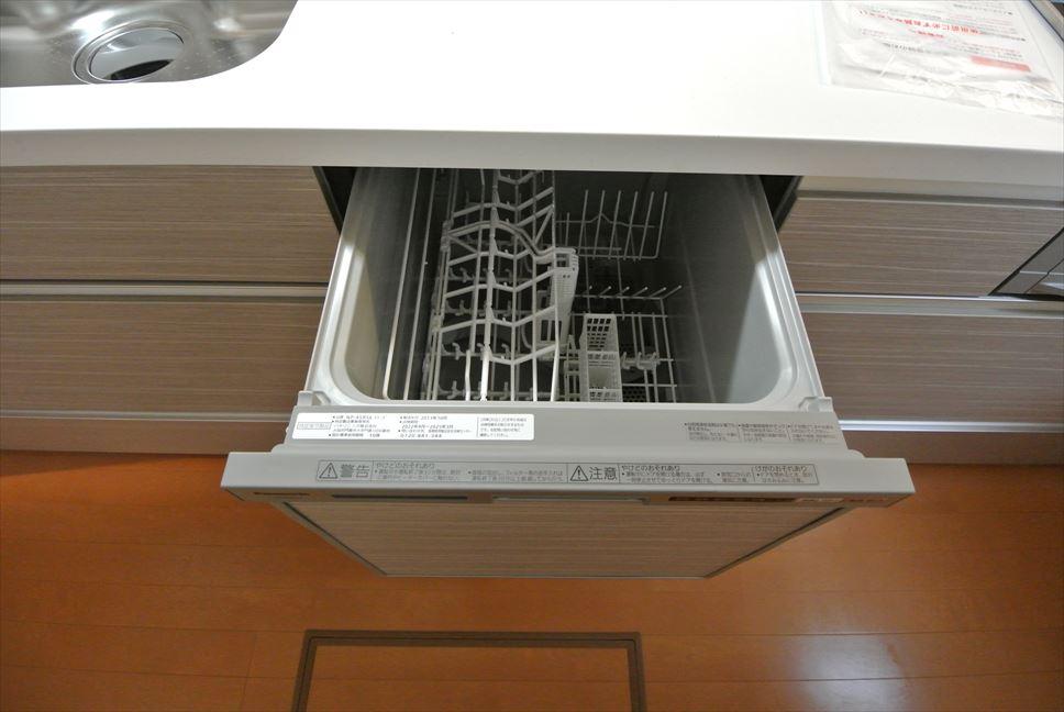 Kitchen. Selling local