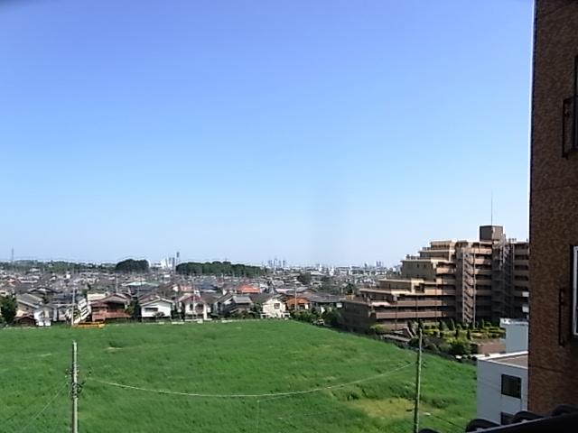 View photos from the dwelling unit. View from local (September 2013) Shooting