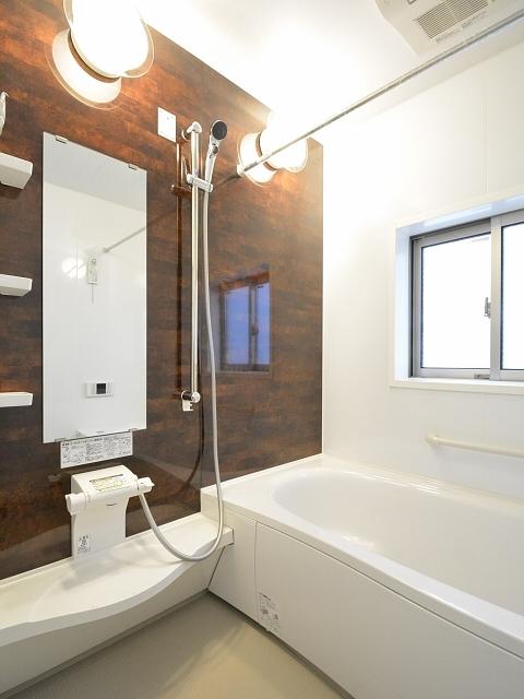 Bathroom. 1 Building bathroom 2013 / 12 / 13 shooting