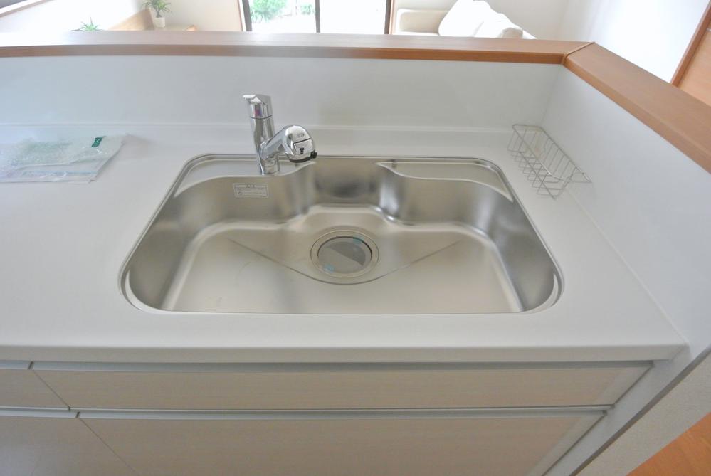 Kitchen. Selling local