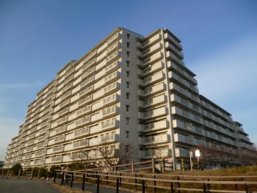 Local appearance photo. 3 floor 14-storey. Total units 319 units.