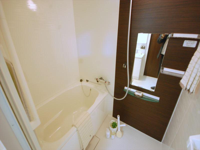 Bathroom. Selling local