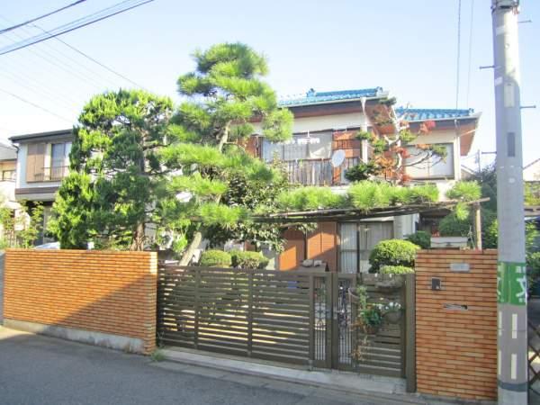 Local land photo. Yes quality goods. Vacant lot is my. 