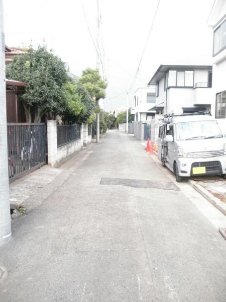 Local photos, including front road. Local front road