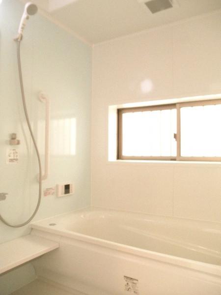 Bathroom. (bathroom)