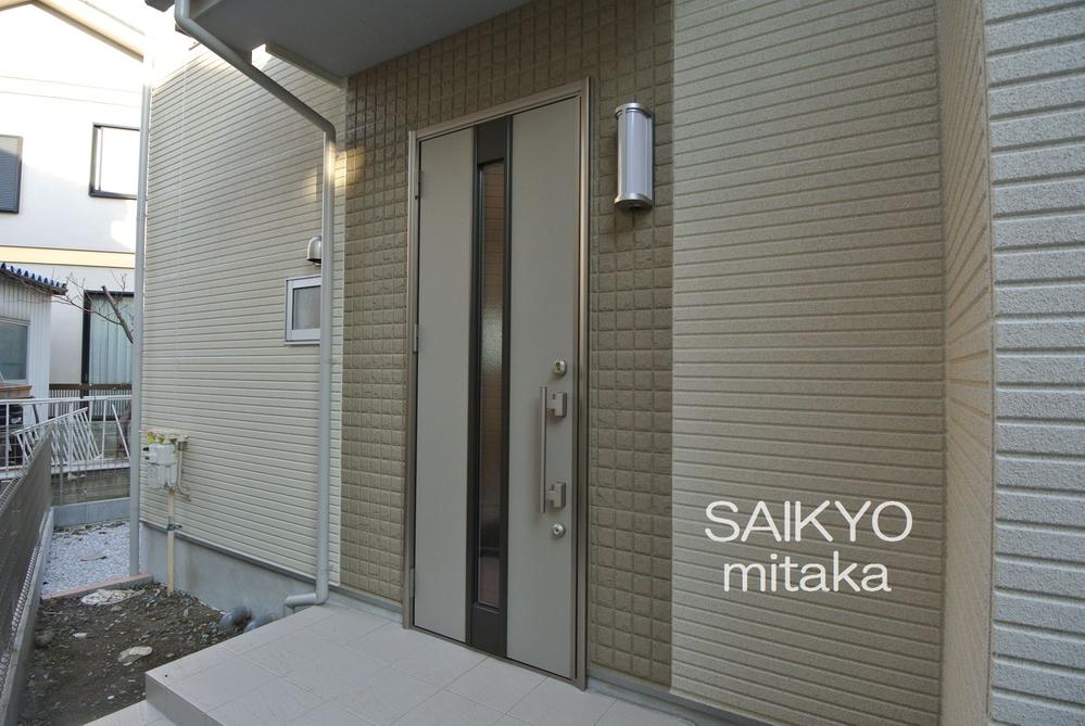 Local appearance photo. Selling local