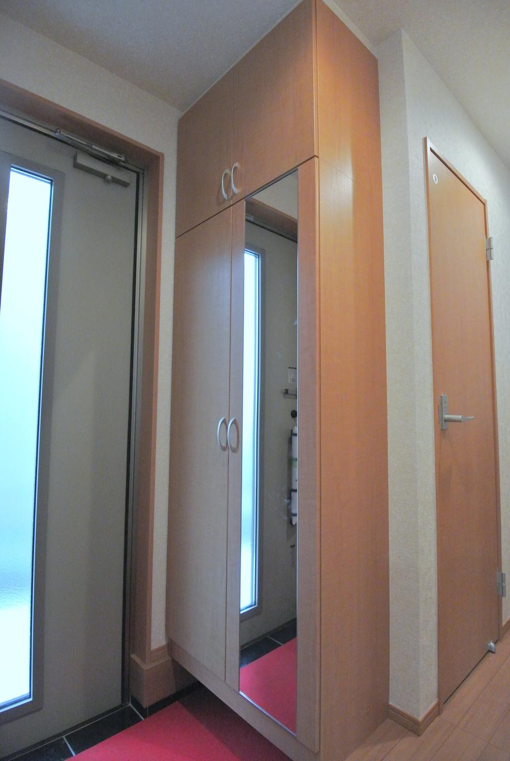 Entrance. Selling local