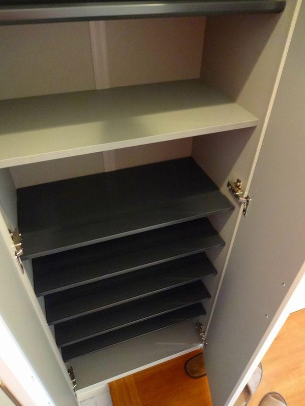 Entrance. Entrance storage