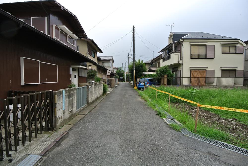 Local photos, including front road. Local (July 2013) Shooting