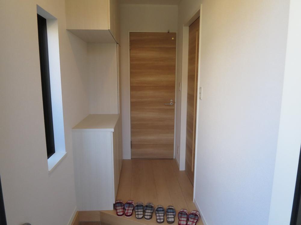 Entrance. Local (12 May 2013) Shooting