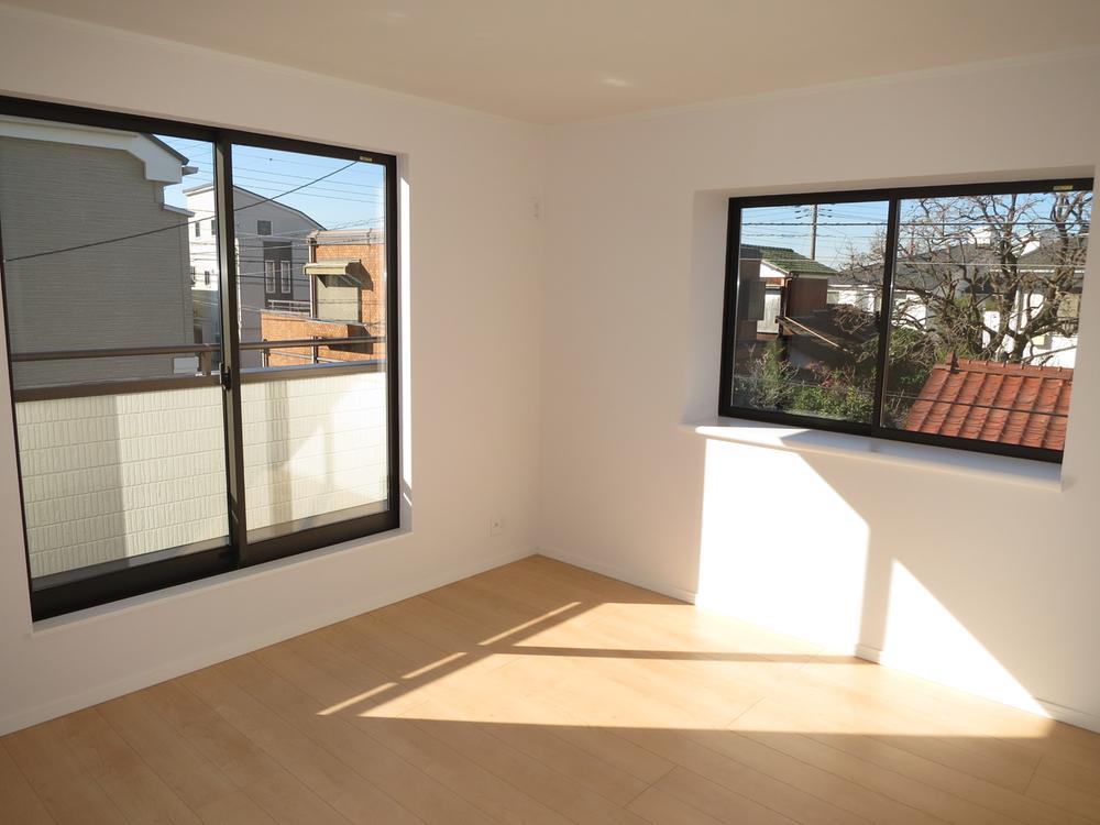 Non-living room. Local (12 May 2013) Shooting