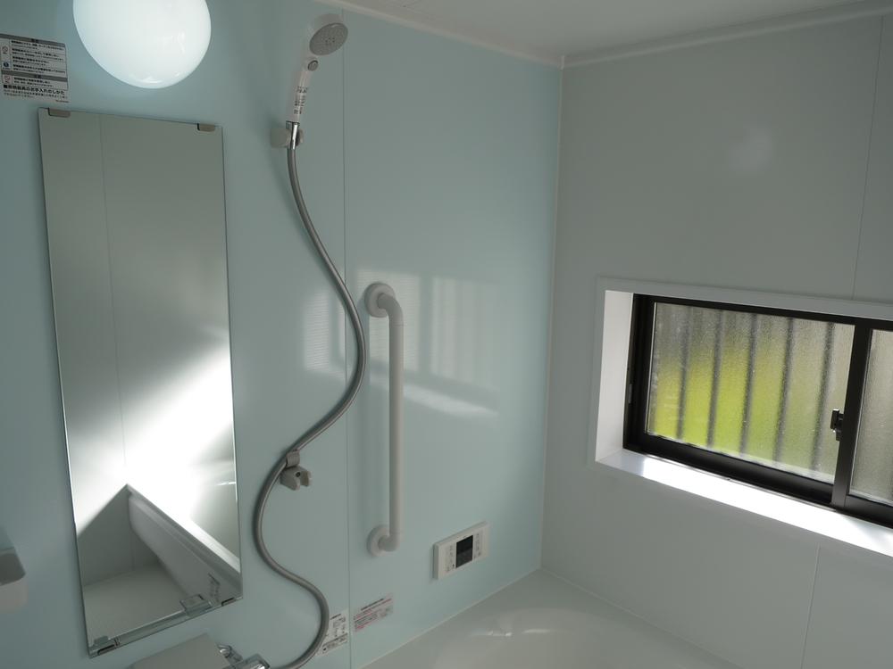 Bathroom. Local (12 May 2013) Shooting