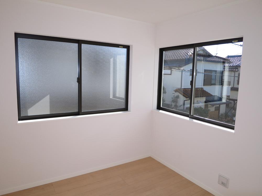 Non-living room. Local (12 May 2013) Shooting