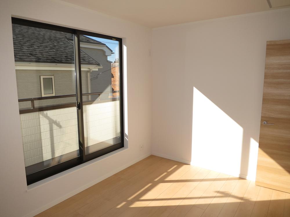 Non-living room. Local (12 May 2013) Shooting