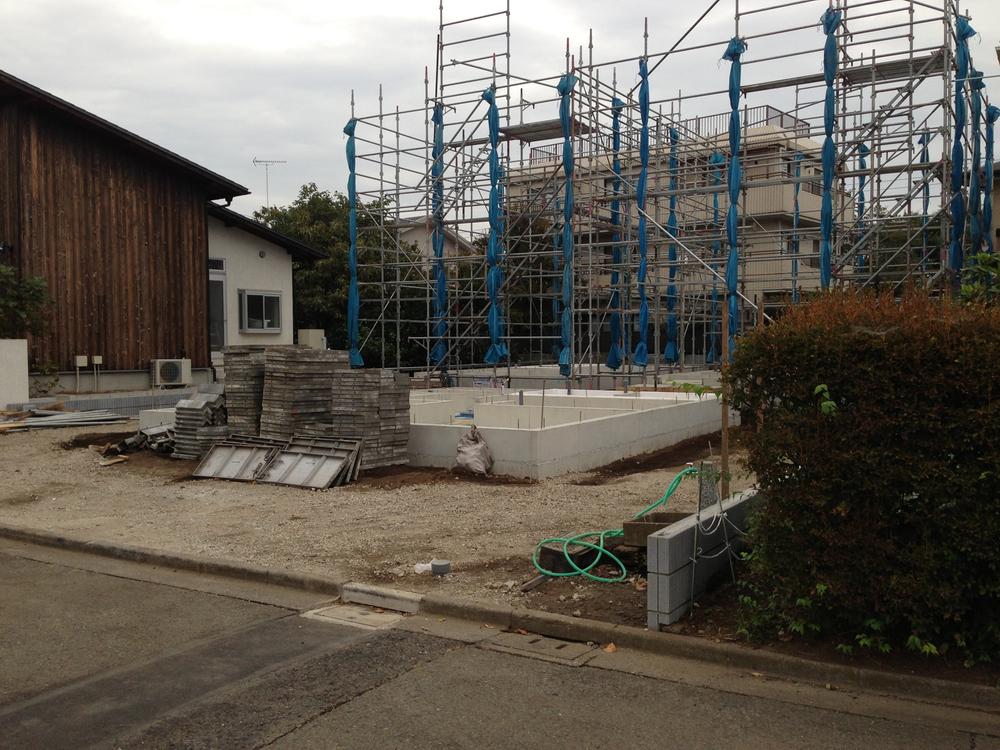 Local photos, including front road. Local (10 May 2013) Shooting