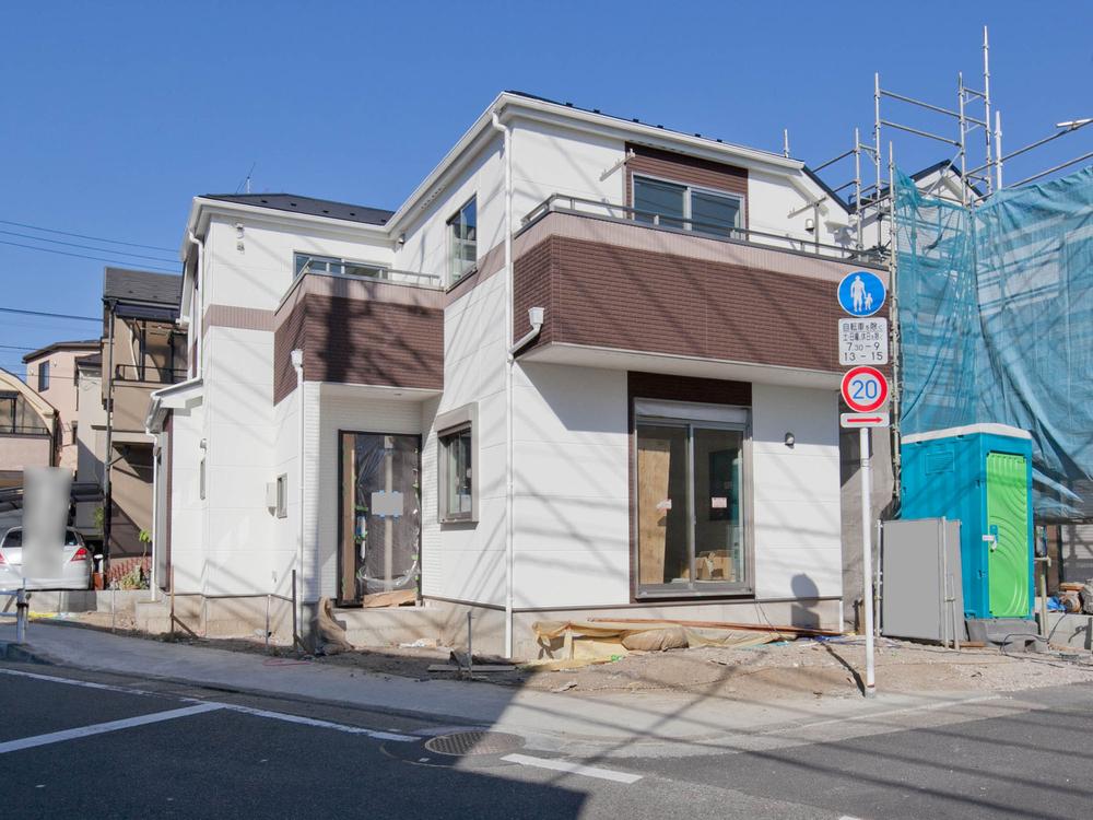 Local appearance photo. Local (12 May 2013) Shooting