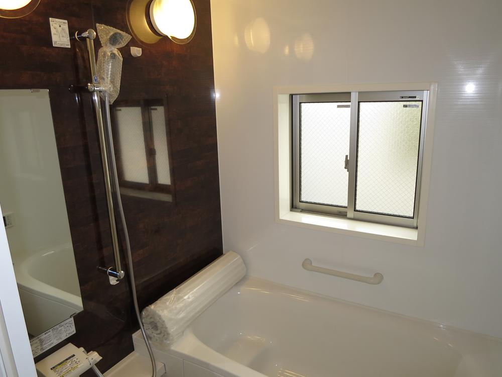 Bathroom. Local (12 May 2013) Shooting