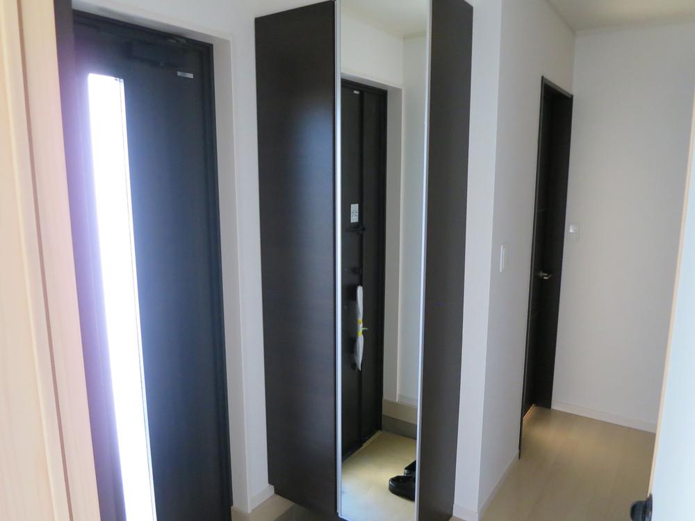 Entrance. Local (12 May 2013) Shooting