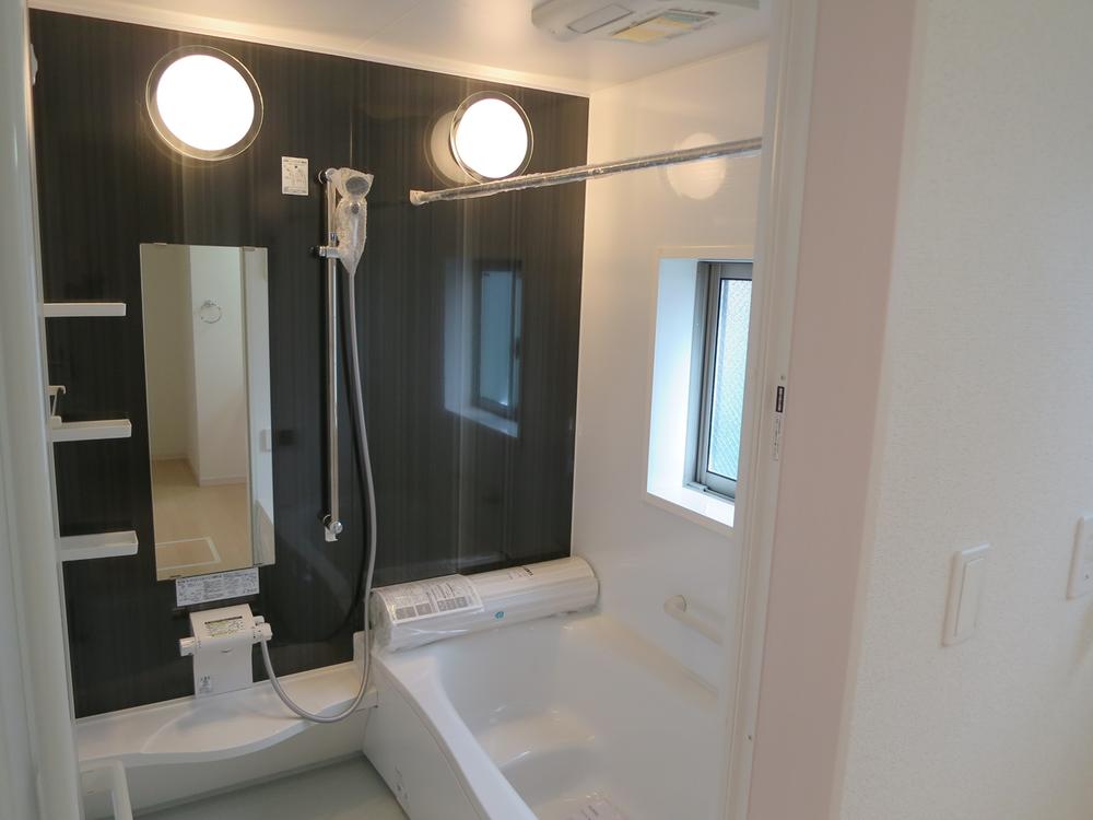 Bathroom. Local (12 May 2013) Shooting